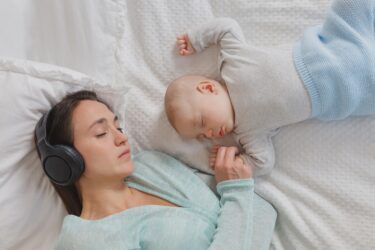 ワンオペ双子育児“外出しない日”の過ごし方と、気持ちを軽くする小さな工夫【体験談】